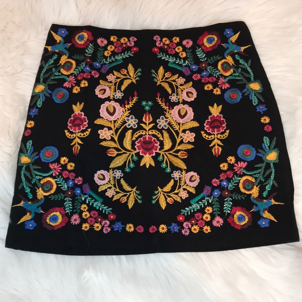 NEW Umgee Floral Embroidered Mini Skirt Black - Picture 2 of 5